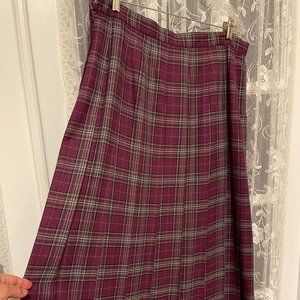 David Brooks Women's Plum Plaid Skirt, Women's Size 18 - - - Ensemble 1